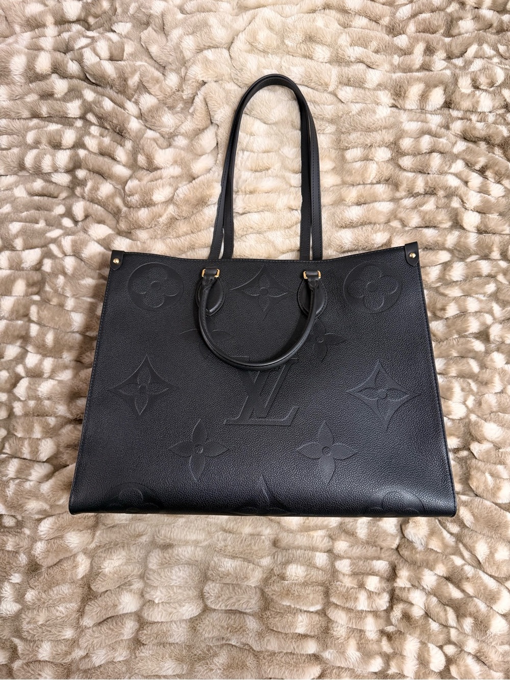 Authentic Louis Vuitton On The Go Black Empreinte GM SIZE LIKE NEW NEVER USED